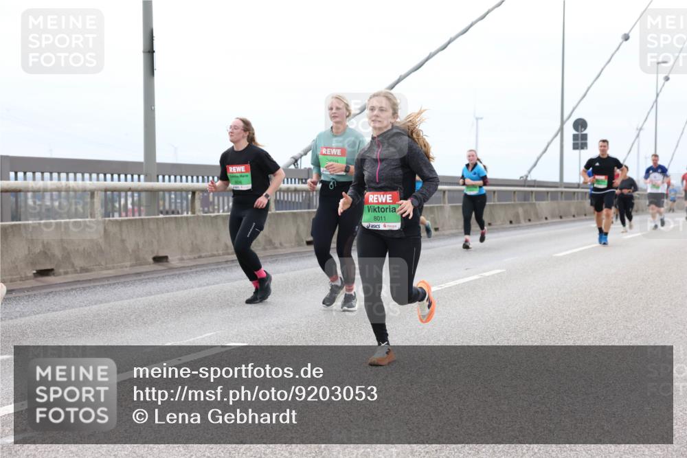 03.10.2025 - Köhlbrandbrückenlauf Lena Gebhardt http://msf.ph/oto/9203053 03.10.2025 15:51:38 Position 2 8011 meine-sportfotos.de