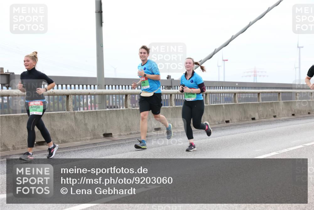 03.10.2025 - Köhlbrandbrückenlauf Lena Gebhardt http://msf.ph/oto/9203060 03.10.2025 15:51:40 Position 2 7996, 91, 9450 meine-sportfotos.de