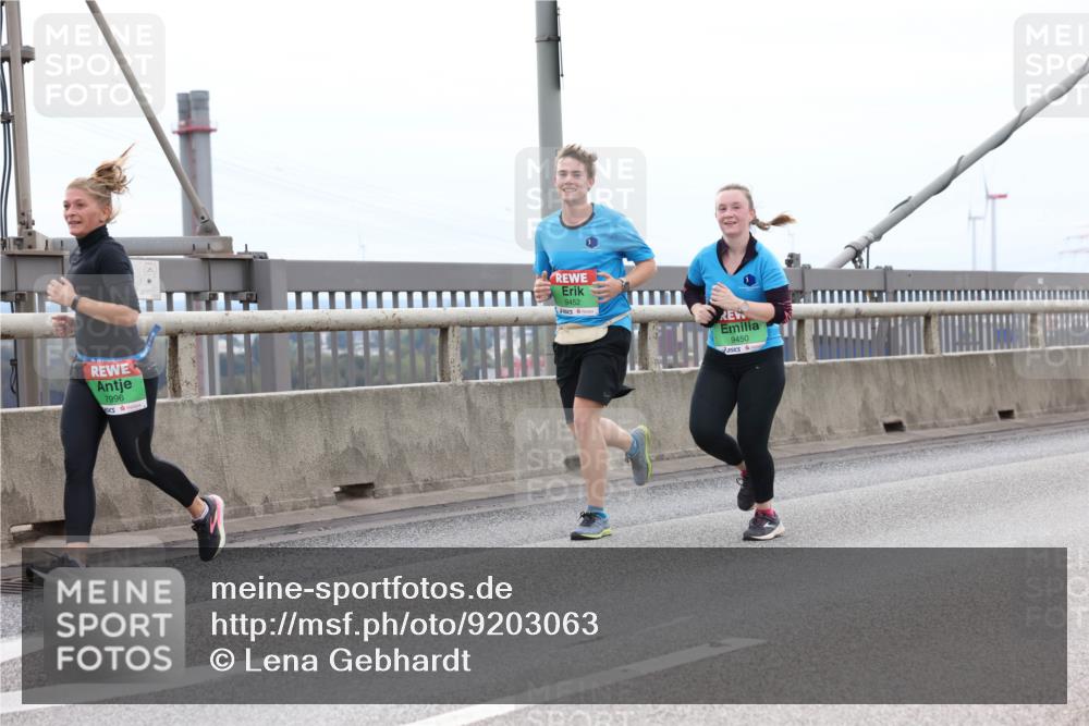 03.10.2025 - Köhlbrandbrückenlauf Lena Gebhardt http://msf.ph/oto/9203063 03.10.2025 15:51:41 Position 2 7996, 9452, 9450 meine-sportfotos.de