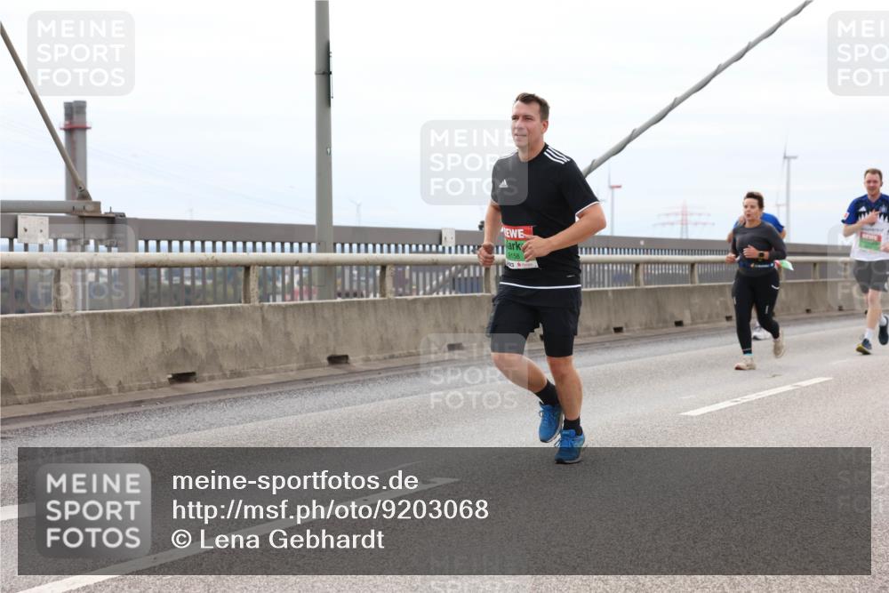 03.10.2025 - Köhlbrandbrückenlauf Lena Gebhardt http://msf.ph/oto/9203068 03.10.2025 15:51:42 Position 2 9158 meine-sportfotos.de