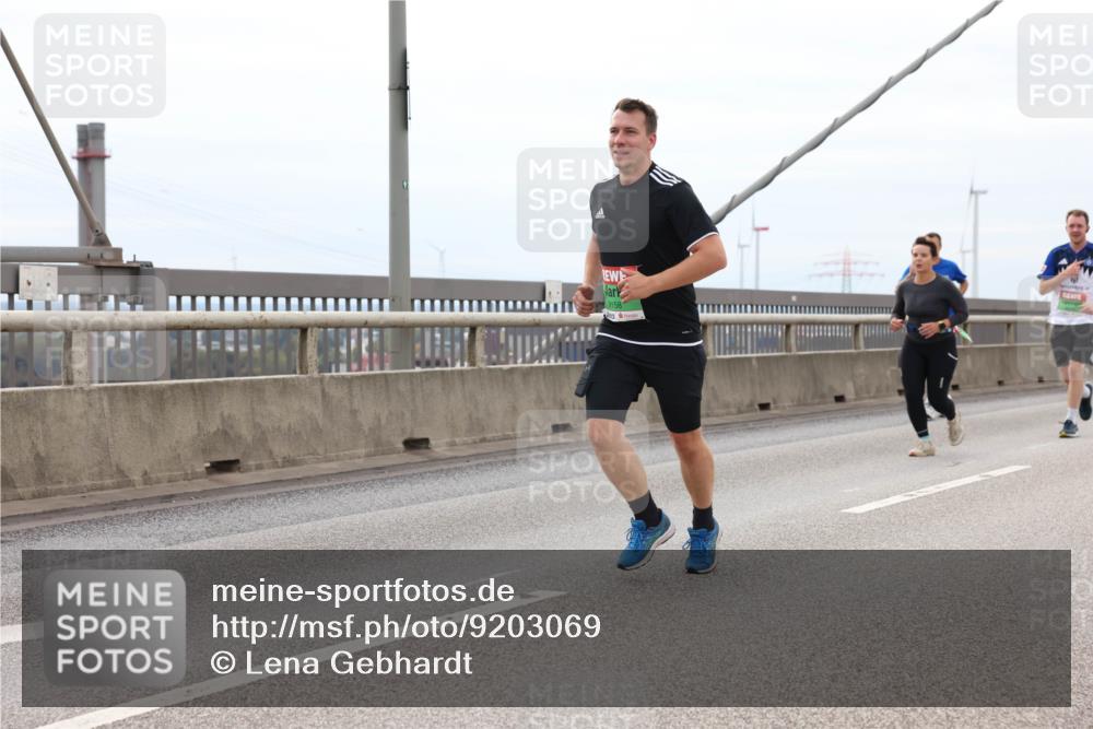 03.10.2025 - Köhlbrandbrückenlauf Lena Gebhardt http://msf.ph/oto/9203069 03.10.2025 15:51:42 Position 2  meine-sportfotos.de