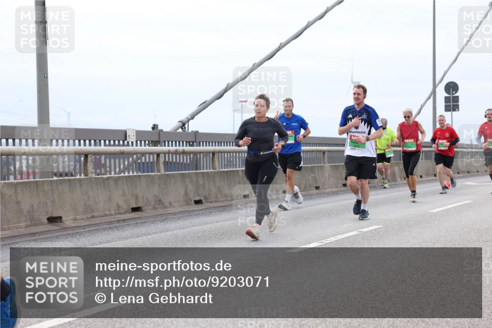 03.10.2025 - Köhlbrandbrückenlauf Lena Gebhardt http://msf.ph/oto/9203071 03.10.2025 15:51:43 Position 2 91, 8478 meine-sportfotos.de