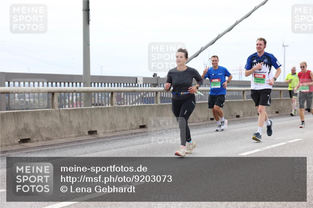 03.10.2025 - Köhlbrandbrückenlauf Lena Gebhardt http://msf.ph/oto/9203073 03.10.2025 15:51:44 Position 2 91, 8478 meine-sportfotos.de