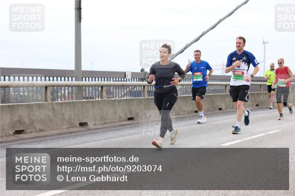 03.10.2025 - Köhlbrandbrückenlauf Lena Gebhardt http://msf.ph/oto/9203074 03.10.2025 15:51:44 Position 2 8478 meine-sportfotos.de