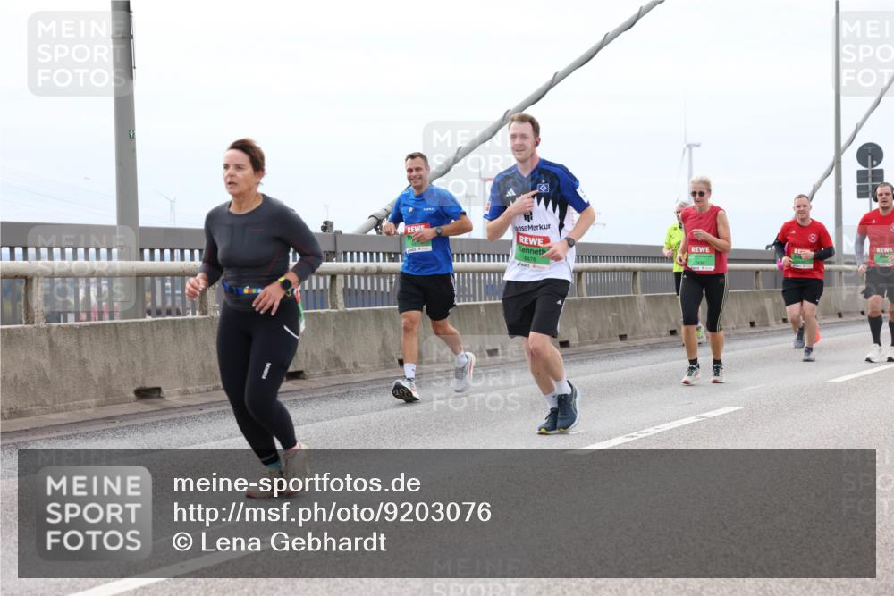 03.10.2025 - Köhlbrandbrückenlauf Lena Gebhardt http://msf.ph/oto/9203076 03.10.2025 15:51:44 Position 2  meine-sportfotos.de