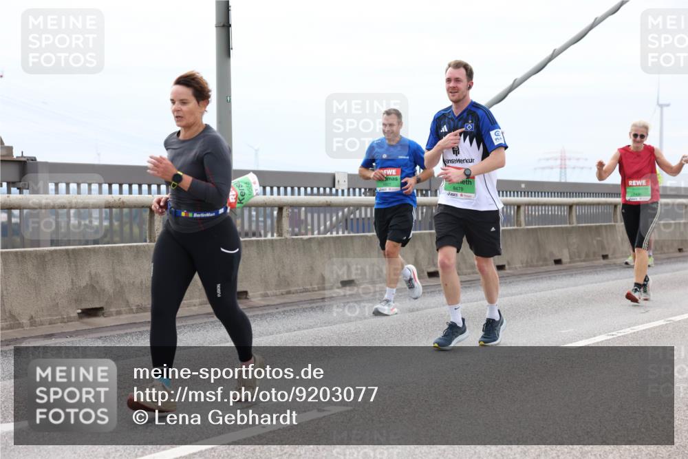 03.10.2025 - Köhlbrandbrückenlauf Lena Gebhardt http://msf.ph/oto/9203077 03.10.2025 15:51:45 Position 2 8478 meine-sportfotos.de