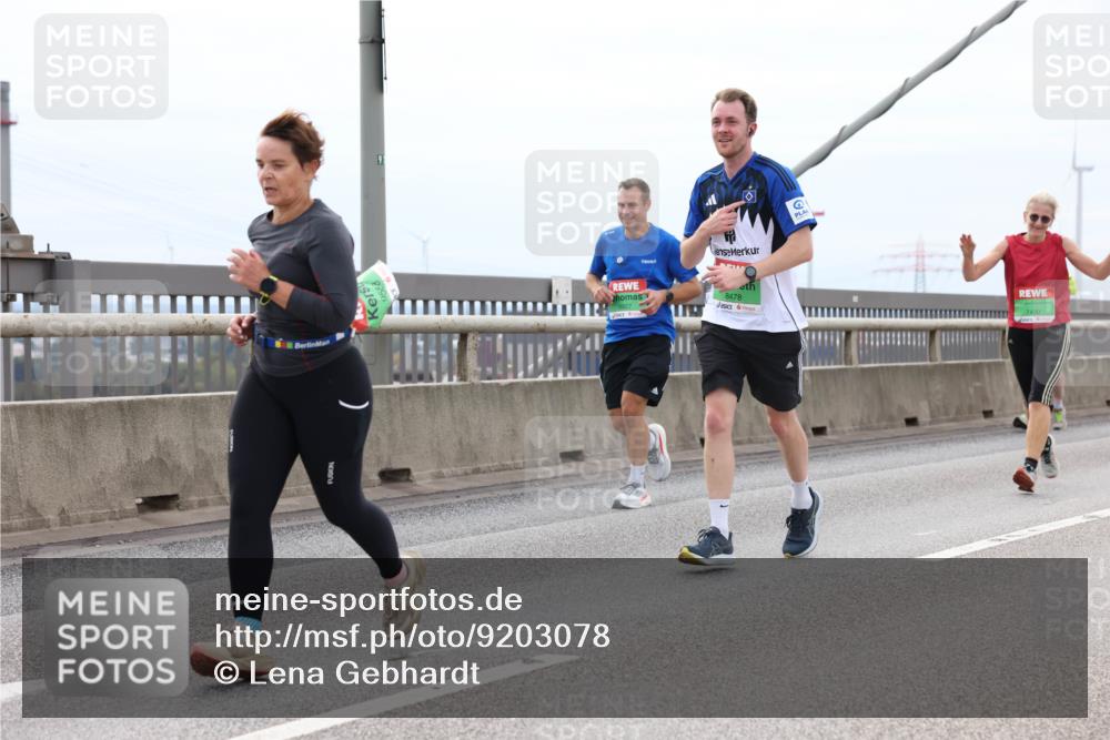 03.10.2025 - Köhlbrandbrückenlauf Lena Gebhardt http://msf.ph/oto/9203078 03.10.2025 15:51:45 Position 2 9558, 8478 meine-sportfotos.de