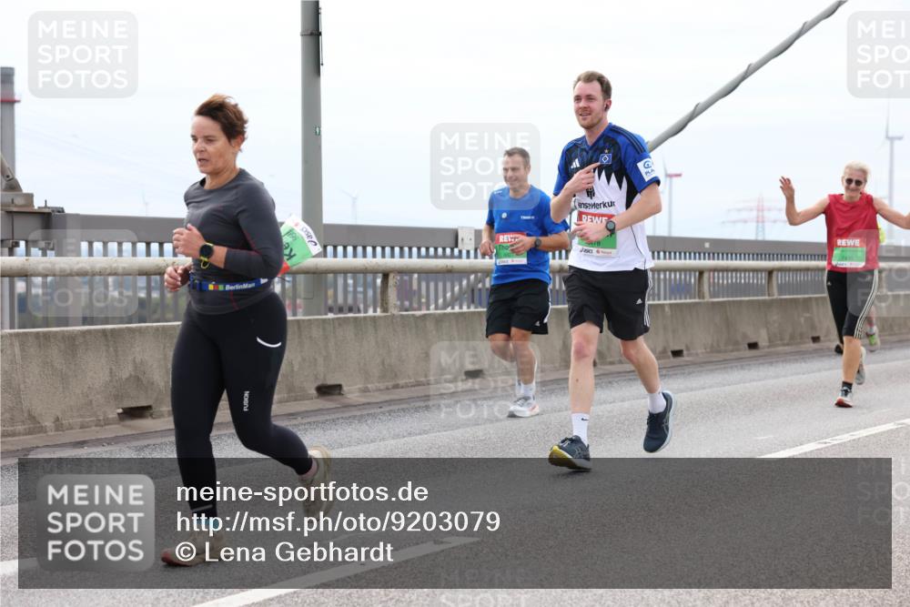 03.10.2025 - Köhlbrandbrückenlauf Lena Gebhardt http://msf.ph/oto/9203079 03.10.2025 15:51:45 Position 2 91, 7430 meine-sportfotos.de