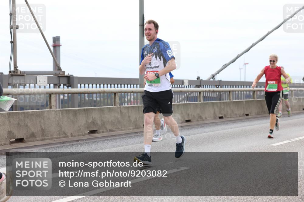 03.10.2025 - Köhlbrandbrückenlauf Lena Gebhardt http://msf.ph/oto/9203082 03.10.2025 15:51:46 Position 2 8478 meine-sportfotos.de