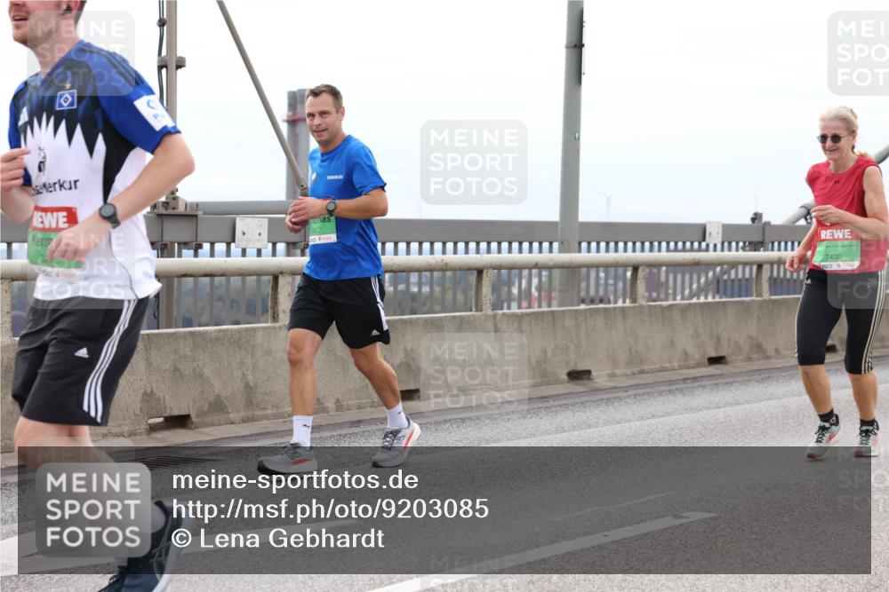 03.10.2025 - Köhlbrandbrückenlauf Lena Gebhardt http://msf.ph/oto/9203085 03.10.2025 15:51:47 Position 2 887, 9, 7430 meine-sportfotos.de