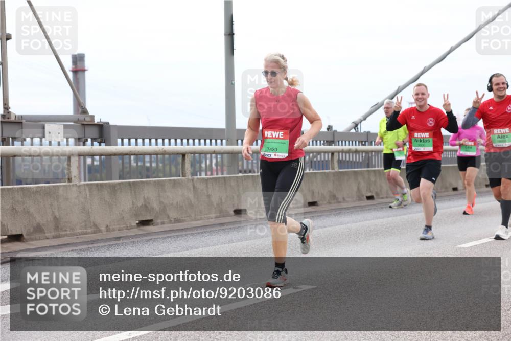 03.10.2025 - Köhlbrandbrückenlauf Lena Gebhardt http://msf.ph/oto/9203086 03.10.2025 15:51:47 Position 2 7430, 9000, 8998, 6 meine-sportfotos.de