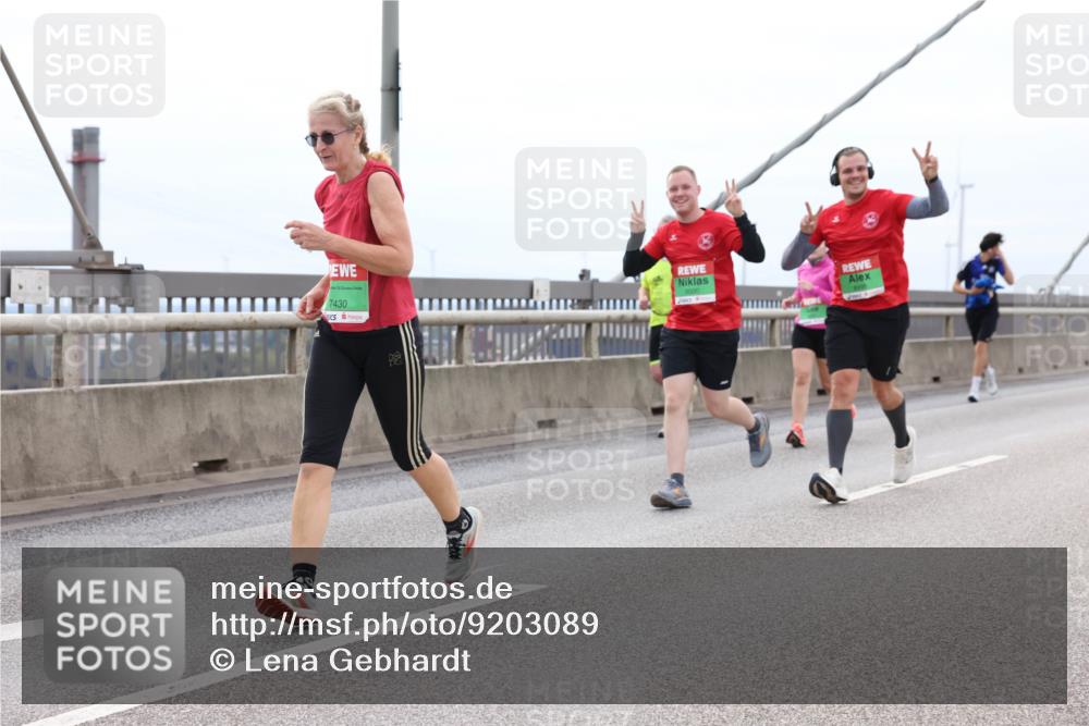 03.10.2025 - Köhlbrandbrückenlauf Lena Gebhardt http://msf.ph/oto/9203089 03.10.2025 15:51:48 Position 2 7430 meine-sportfotos.de