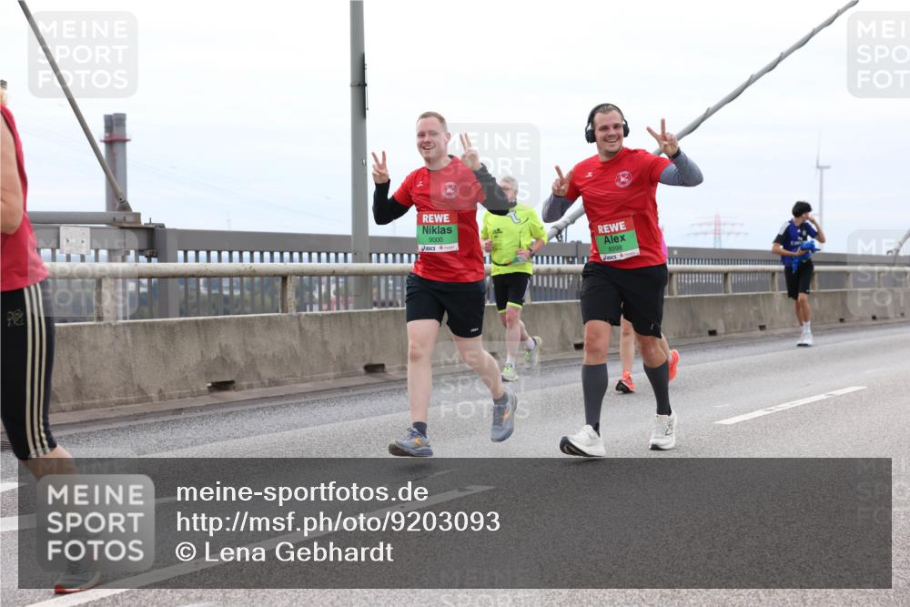 03.10.2025 - Köhlbrandbrückenlauf Lena Gebhardt http://msf.ph/oto/9203093 03.10.2025 15:51:48 Position 2 9000, 8998 meine-sportfotos.de