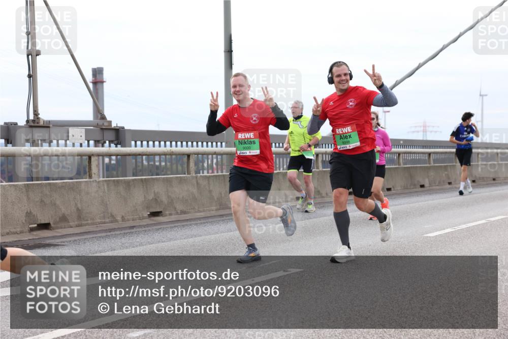 03.10.2025 - Köhlbrandbrückenlauf Lena Gebhardt http://msf.ph/oto/9203096 03.10.2025 15:51:48 Position 2 9000, 8998 meine-sportfotos.de