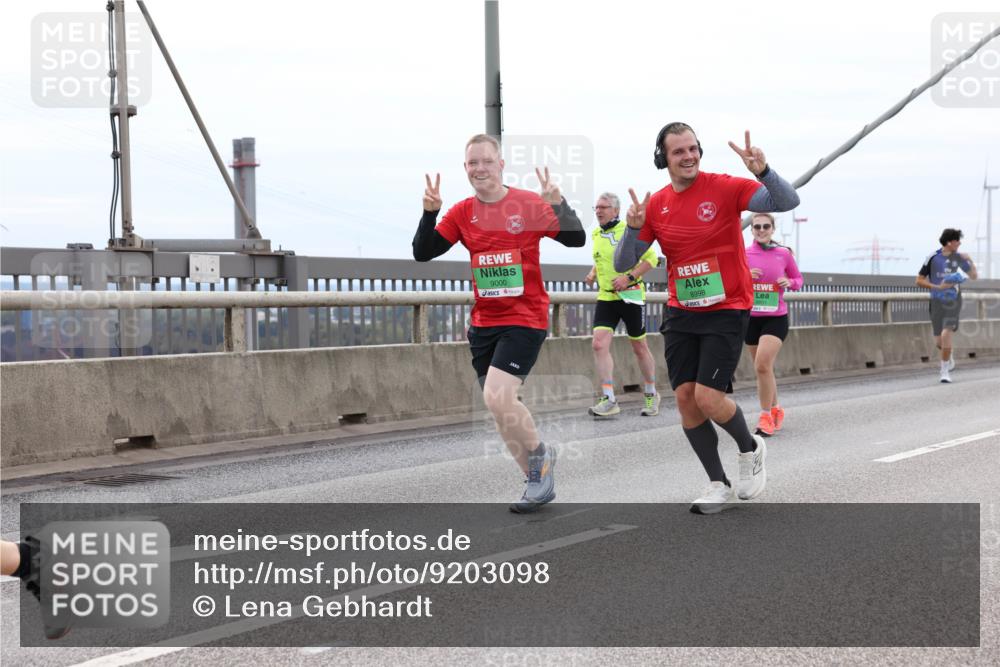 03.10.2025 - Köhlbrandbrückenlauf Lena Gebhardt http://msf.ph/oto/9203098 03.10.2025 15:51:49 Position 2 9000, 8998 meine-sportfotos.de