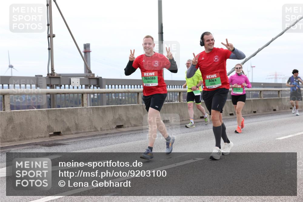 03.10.2025 - Köhlbrandbrückenlauf Lena Gebhardt http://msf.ph/oto/9203100 03.10.2025 15:51:49 Position 2 9000, 8998 meine-sportfotos.de
