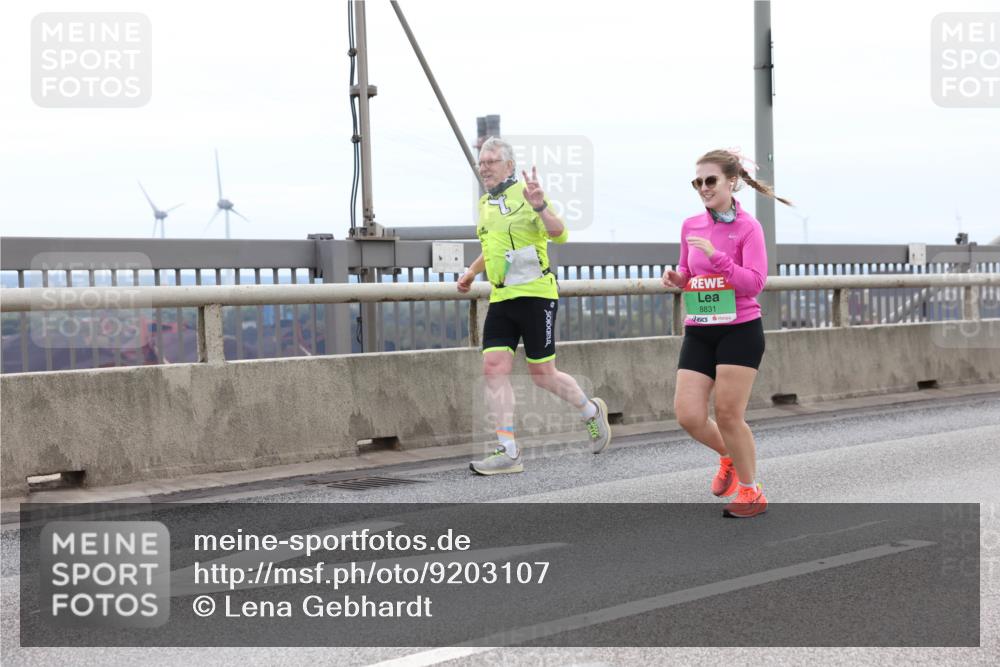 03.10.2025 - Köhlbrandbrückenlauf Lena Gebhardt http://msf.ph/oto/9203107 03.10.2025 15:51:50 Position 2 8831 meine-sportfotos.de