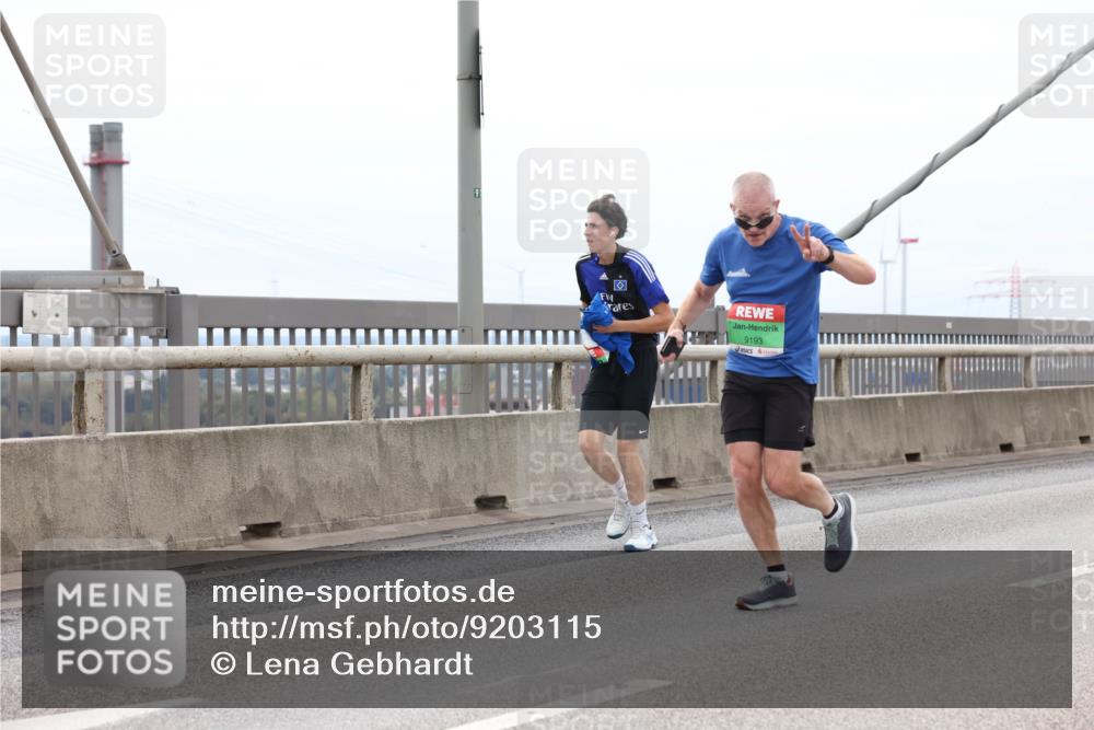03.10.2025 - Köhlbrandbrückenlauf Lena Gebhardt http://msf.ph/oto/9203115 03.10.2025 15:51:52 Position 2 9193 meine-sportfotos.de
