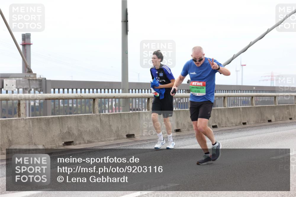 03.10.2025 - Köhlbrandbrückenlauf Lena Gebhardt http://msf.ph/oto/9203116 03.10.2025 15:51:52 Position 2 9193 meine-sportfotos.de
