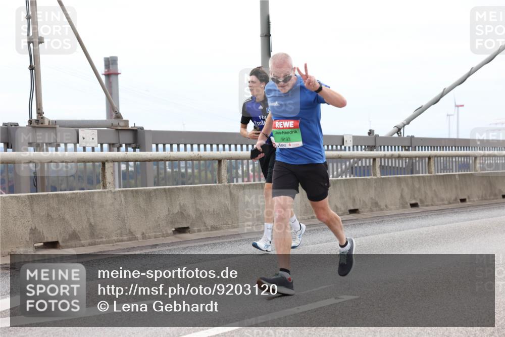 03.10.2025 - Köhlbrandbrückenlauf Lena Gebhardt http://msf.ph/oto/9203120 03.10.2025 15:51:53 Position 2 9193 meine-sportfotos.de