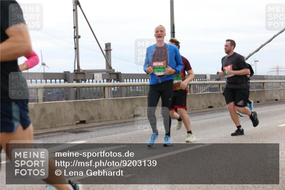 03.10.2025 - Köhlbrandbrückenlauf Lena Gebhardt http://msf.ph/oto/9203139 03.10.2025 15:51:57 Position 2 7369 meine-sportfotos.de