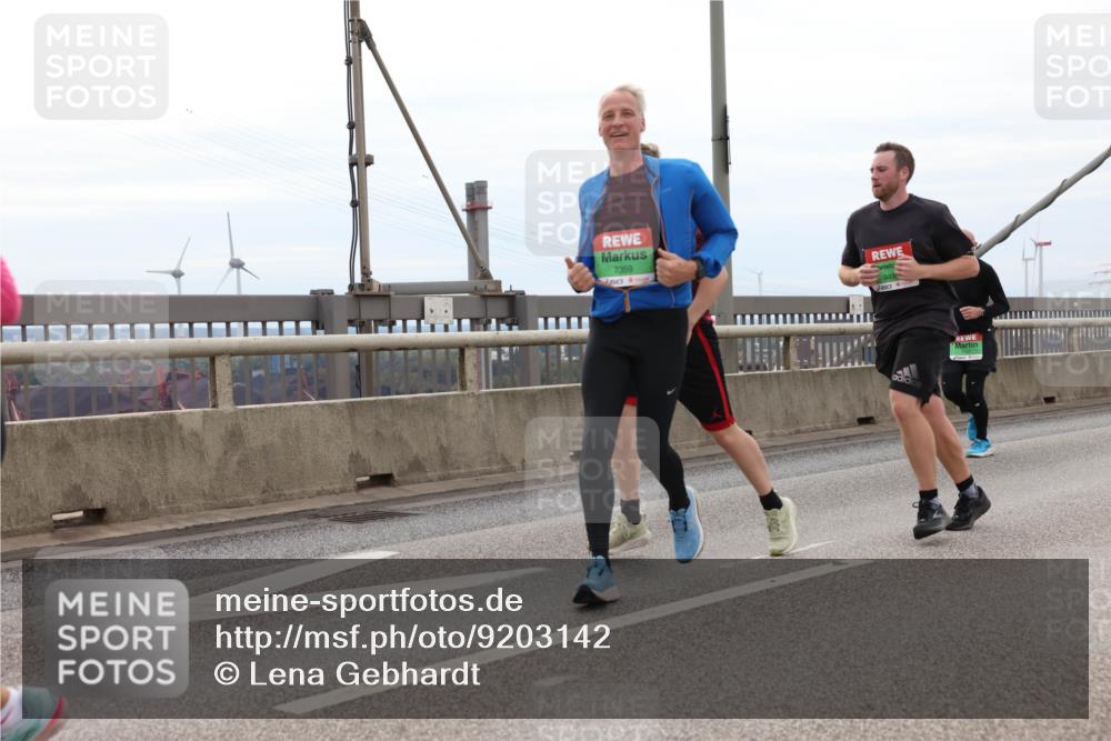 03.10.2025 - Köhlbrandbrückenlauf Lena Gebhardt http://msf.ph/oto/9203142 03.10.2025 15:51:57 Position 2 7359 meine-sportfotos.de