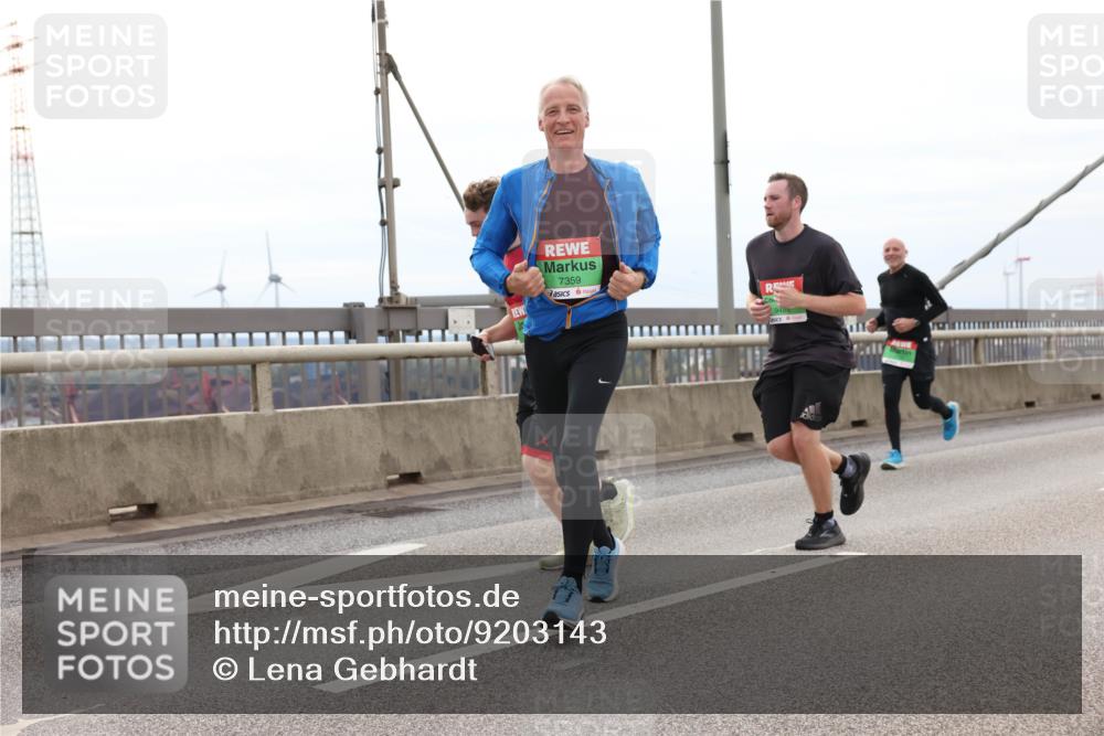 03.10.2025 - Köhlbrandbrückenlauf Lena Gebhardt http://msf.ph/oto/9203143 03.10.2025 15:51:57 Position 2 7359 meine-sportfotos.de
