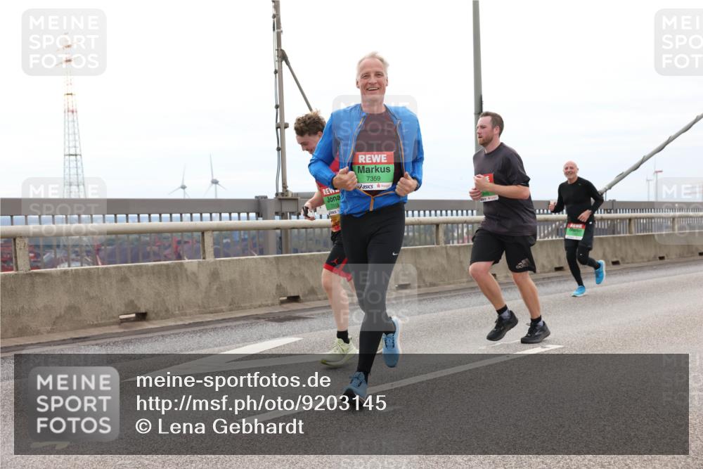 03.10.2025 - Köhlbrandbrückenlauf Lena Gebhardt http://msf.ph/oto/9203145 03.10.2025 15:51:57 Position 2 7315, 7359 meine-sportfotos.de