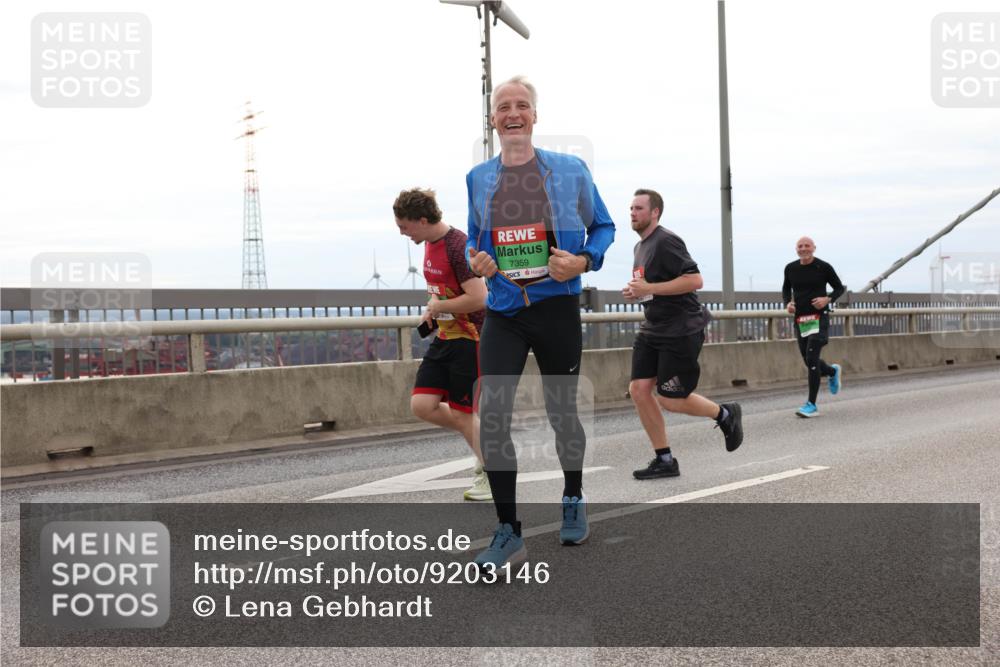 03.10.2025 - Köhlbrandbrückenlauf Lena Gebhardt http://msf.ph/oto/9203146 03.10.2025 15:51:58 Position 2 0, 7359 meine-sportfotos.de