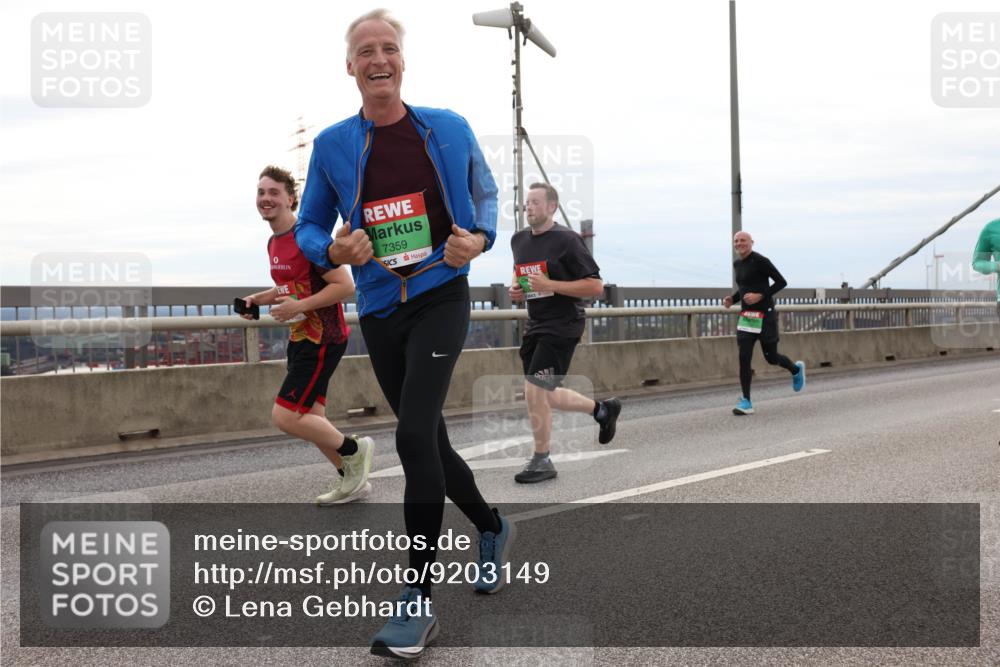 03.10.2025 - Köhlbrandbrückenlauf Lena Gebhardt http://msf.ph/oto/9203149 03.10.2025 15:51:58 Position 2 0, 7359 meine-sportfotos.de