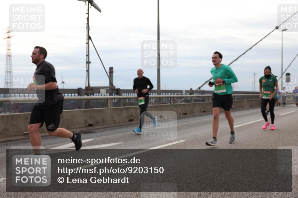 03.10.2025 - Köhlbrandbrückenlauf Lena Gebhardt http://msf.ph/oto/9203150 03.10.2025 15:51:58 Position 2  meine-sportfotos.de