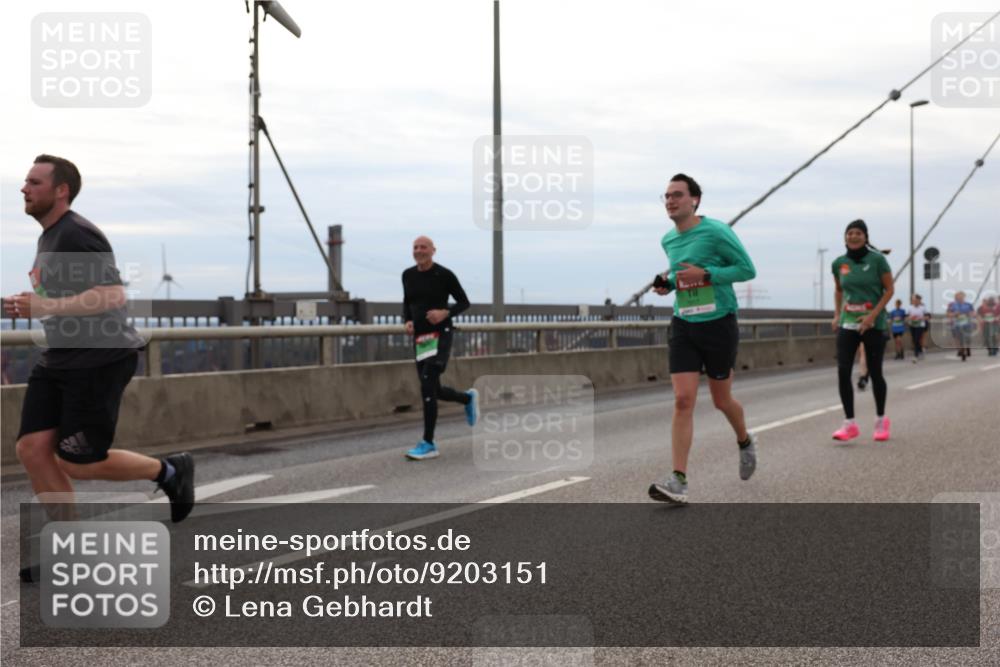 03.10.2025 - Köhlbrandbrückenlauf Lena Gebhardt http://msf.ph/oto/9203151 03.10.2025 15:51:59 Position 2  meine-sportfotos.de