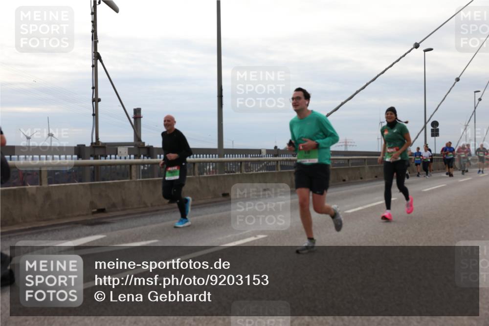 03.10.2025 - Köhlbrandbrückenlauf Lena Gebhardt http://msf.ph/oto/9203153 03.10.2025 15:51:59 Position 2  meine-sportfotos.de