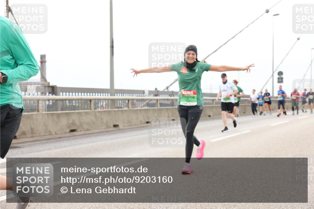 03.10.2025 - Köhlbrandbrückenlauf Lena Gebhardt http://msf.ph/oto/9203160 03.10.2025 15:52:00 Position 2  meine-sportfotos.de
