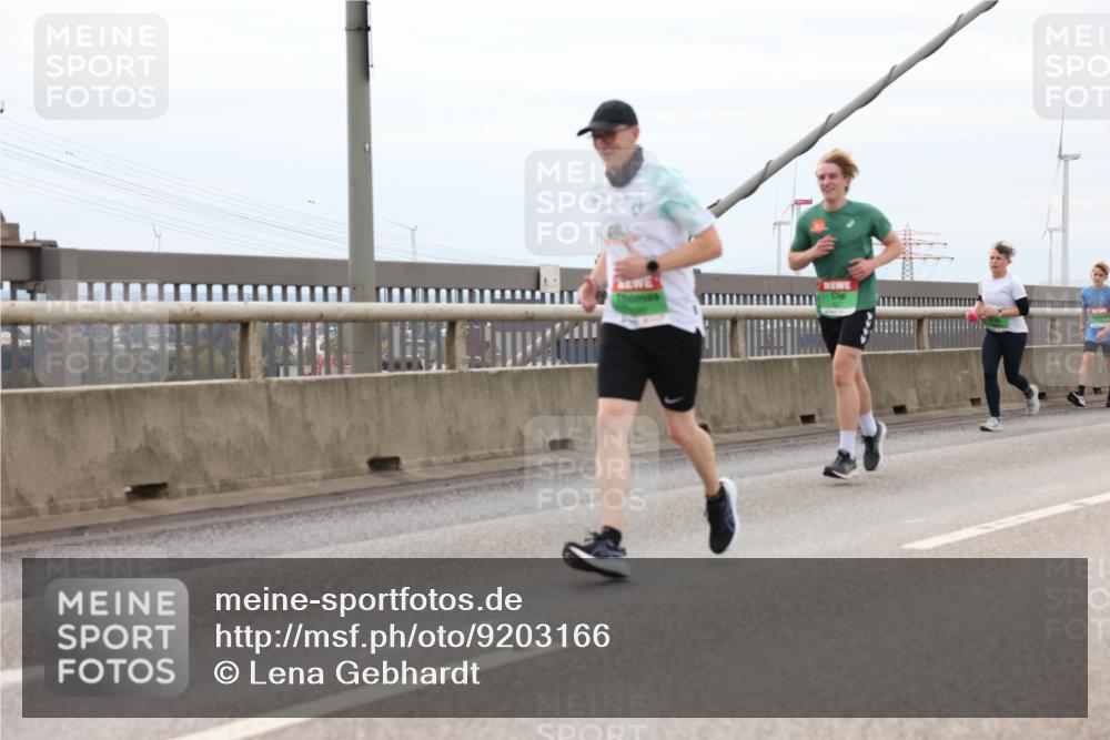 03.10.2025 - Köhlbrandbrückenlauf Lena Gebhardt http://msf.ph/oto/9203166 03.10.2025 15:52:01 Position 2  meine-sportfotos.de