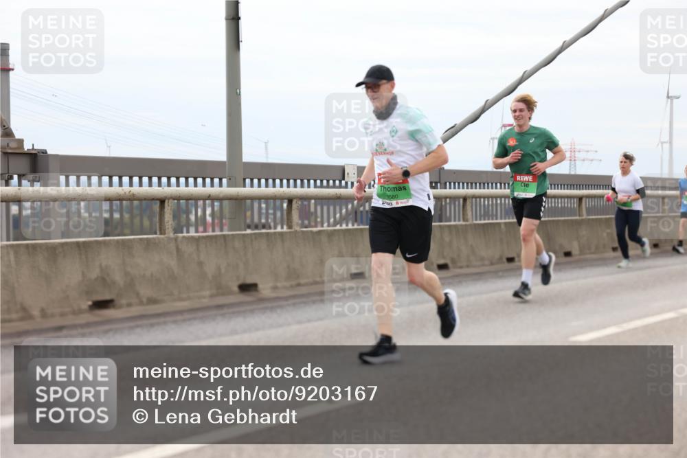 03.10.2025 - Köhlbrandbrückenlauf Lena Gebhardt http://msf.ph/oto/9203167 03.10.2025 15:52:01 Position 2 9580 meine-sportfotos.de