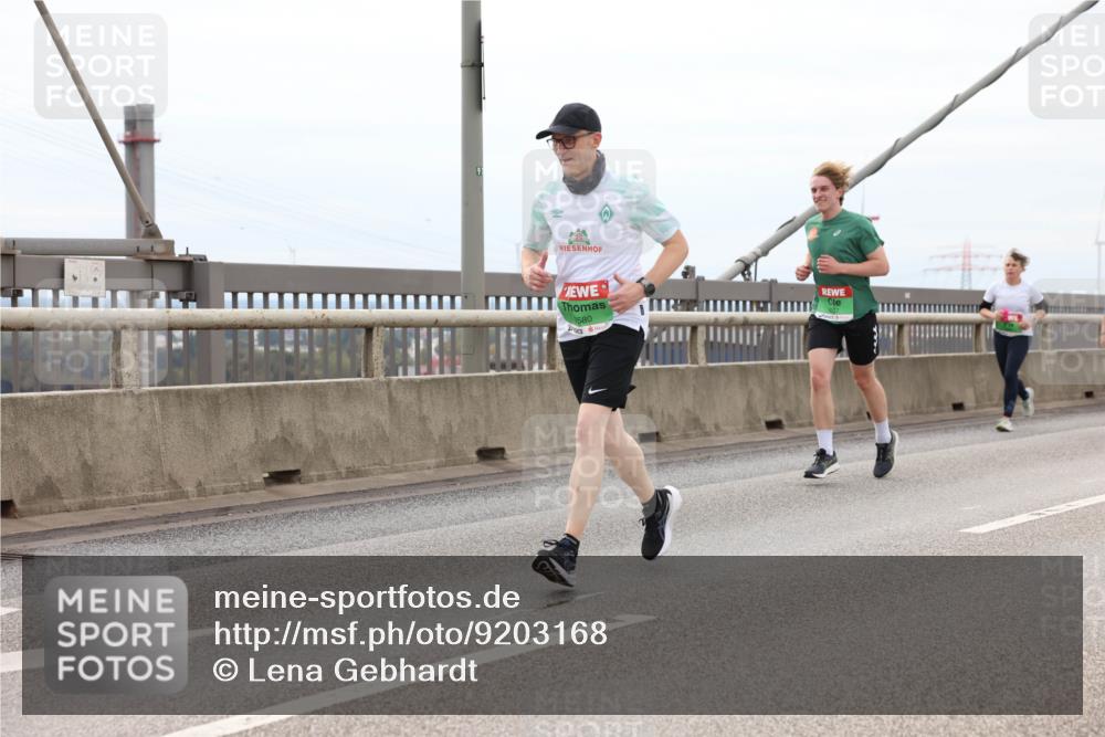 03.10.2025 - Köhlbrandbrückenlauf Lena Gebhardt http://msf.ph/oto/9203168 03.10.2025 15:52:01 Position 2 580 meine-sportfotos.de