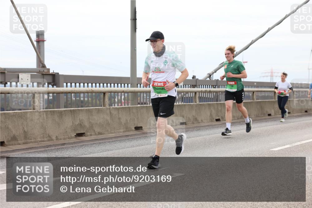 03.10.2025 - Köhlbrandbrückenlauf Lena Gebhardt http://msf.ph/oto/9203169 03.10.2025 15:52:02 Position 2 580 meine-sportfotos.de