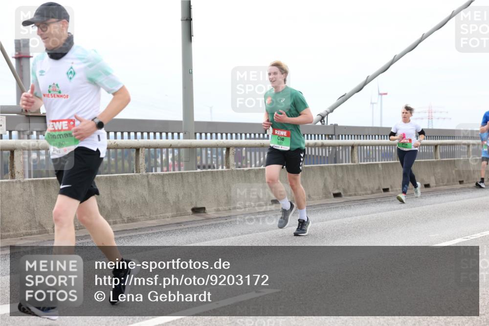 03.10.2025 - Köhlbrandbrückenlauf Lena Gebhardt http://msf.ph/oto/9203172 03.10.2025 15:52:02 Position 2 580 meine-sportfotos.de