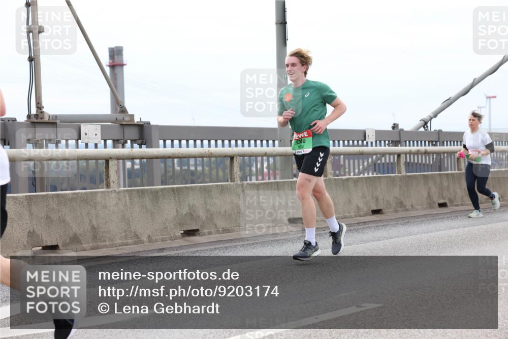 03.10.2025 - Köhlbrandbrückenlauf Lena Gebhardt http://msf.ph/oto/9203174 03.10.2025 15:52:03 Position 2 9337 meine-sportfotos.de