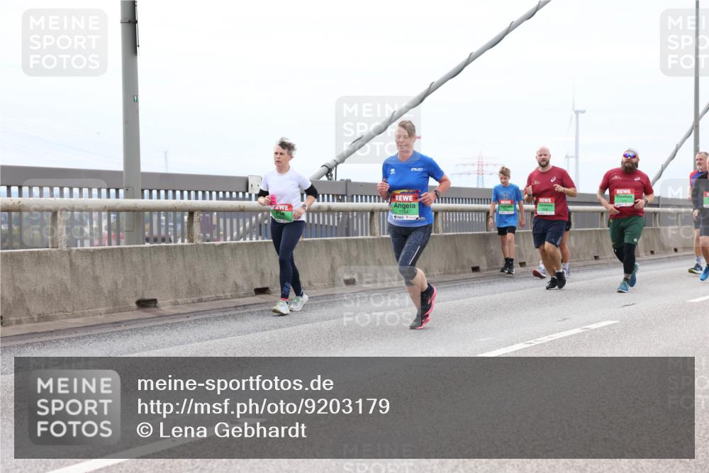 03.10.2025 - Köhlbrandbrückenlauf Lena Gebhardt http://msf.ph/oto/9203179 03.10.2025 15:52:04 Position 2 91, 7754 meine-sportfotos.de