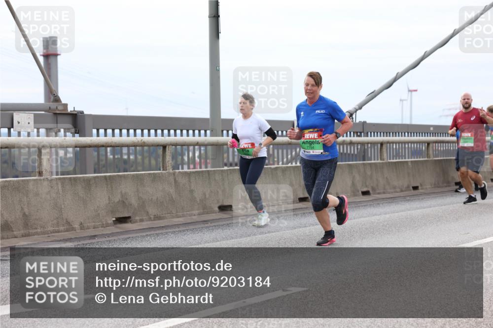 03.10.2025 - Köhlbrandbrückenlauf Lena Gebhardt http://msf.ph/oto/9203184 03.10.2025 15:52:04 Position 2 91, 7754 meine-sportfotos.de