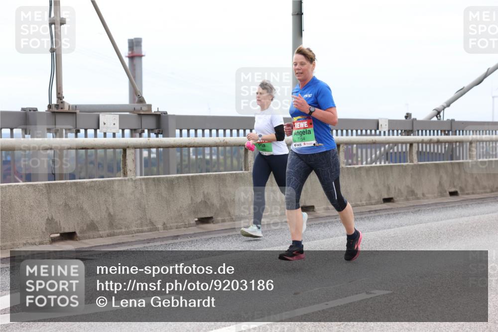 03.10.2025 - Köhlbrandbrückenlauf Lena Gebhardt http://msf.ph/oto/9203186 03.10.2025 15:52:05 Position 2 7754 meine-sportfotos.de