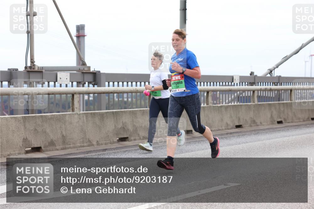 03.10.2025 - Köhlbrandbrückenlauf Lena Gebhardt http://msf.ph/oto/9203187 03.10.2025 15:52:05 Position 2 7754 meine-sportfotos.de