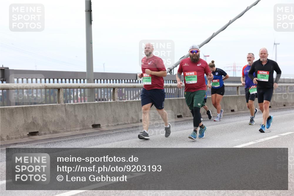 03.10.2025 - Köhlbrandbrückenlauf Lena Gebhardt http://msf.ph/oto/9203193 03.10.2025 15:52:06 Position 2 97, 7548, 7565, 9095 meine-sportfotos.de