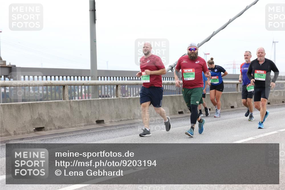 03.10.2025 - Köhlbrandbrückenlauf Lena Gebhardt http://msf.ph/oto/9203194 03.10.2025 15:52:06 Position 2 91, 7548, 7565, 8899, 6688 meine-sportfotos.de