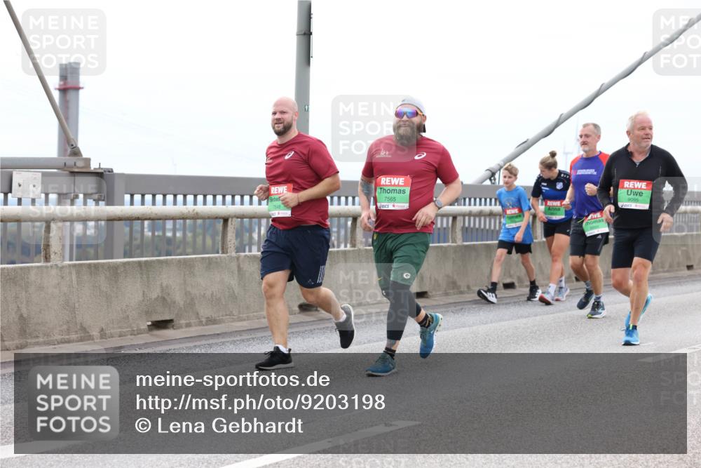 03.10.2025 - Köhlbrandbrückenlauf Lena Gebhardt http://msf.ph/oto/9203198 03.10.2025 15:52:07 Position 2 7548, 7565, 9095 meine-sportfotos.de