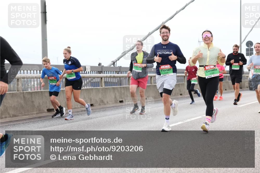 03.10.2025 - Köhlbrandbrückenlauf Lena Gebhardt http://msf.ph/oto/9203206 03.10.2025 15:52:09 Position 2 91, 8532, 7703, 7740 meine-sportfotos.de