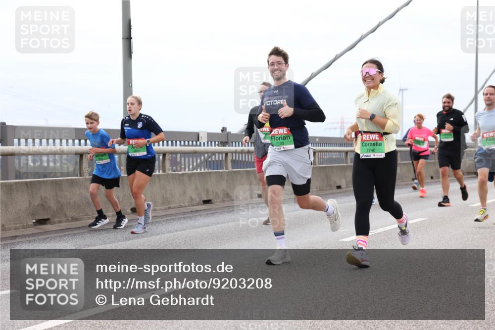 03.10.2025 - Köhlbrandbrückenlauf Lena Gebhardt http://msf.ph/oto/9203208 03.10.2025 15:52:10 Position 2 8864, 7703, 7740 meine-sportfotos.de