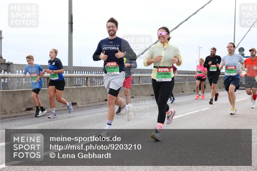 03.10.2025 - Köhlbrandbrückenlauf Lena Gebhardt http://msf.ph/oto/9203210 03.10.2025 15:52:10 Position 2 7703, 7740, 8229 meine-sportfotos.de